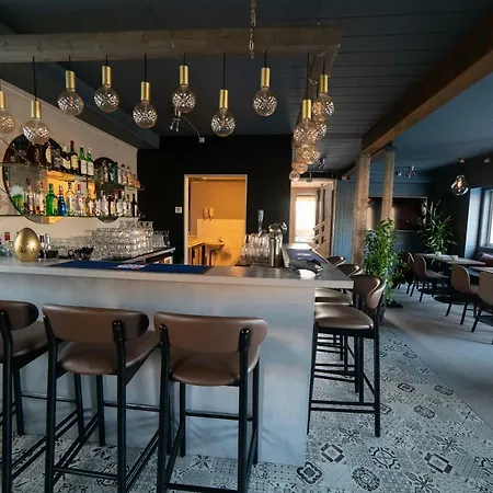 Hotel Kontrast *
